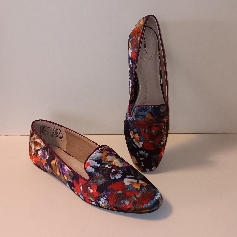 Land's End Vivian Watercolor Floral Flat 7 1/2M NEW